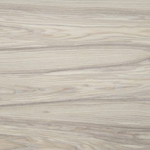 Échantillon de frêne massif pour découvrir une essence claire avec un veinage plus marqué et moderne.